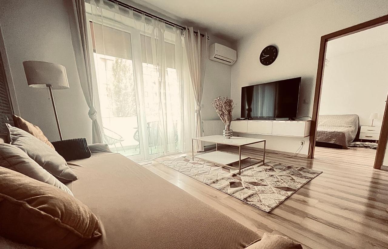 Corvin Promenade Crystal Apartment Budapest Bagian luar foto
