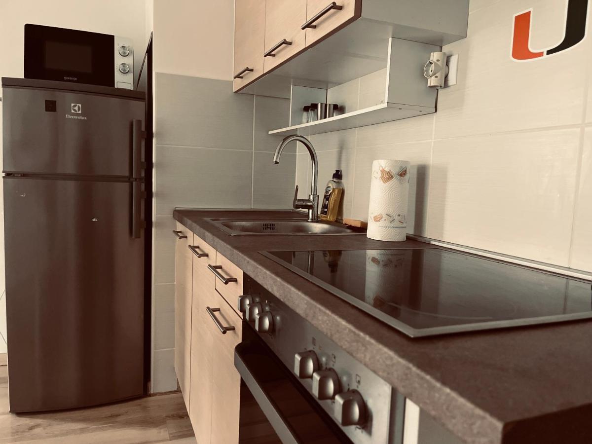 Corvin Promenade Crystal Apartment Budapest Bagian luar foto