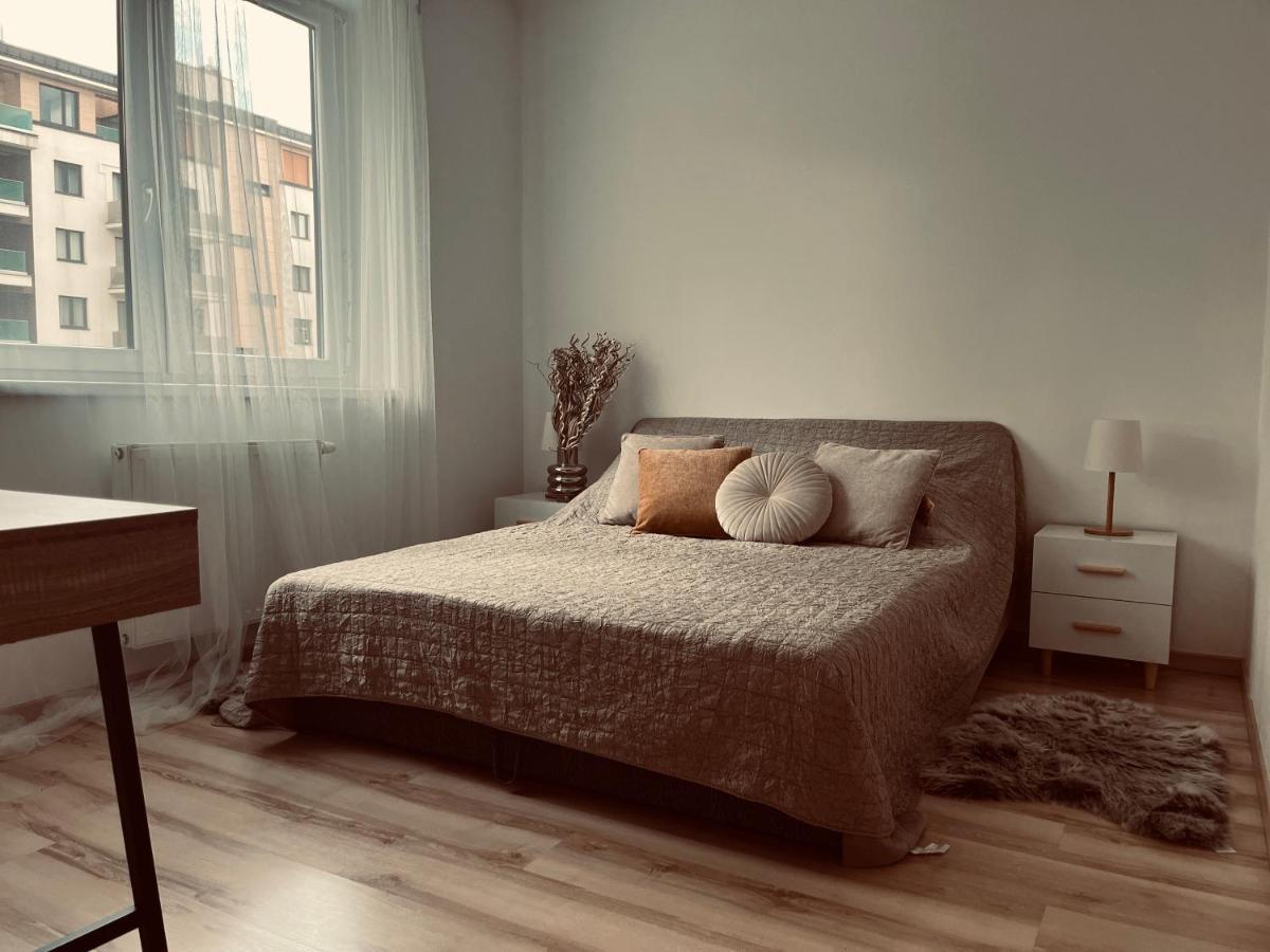 Corvin Promenade Crystal Apartment Budapest Bagian luar foto