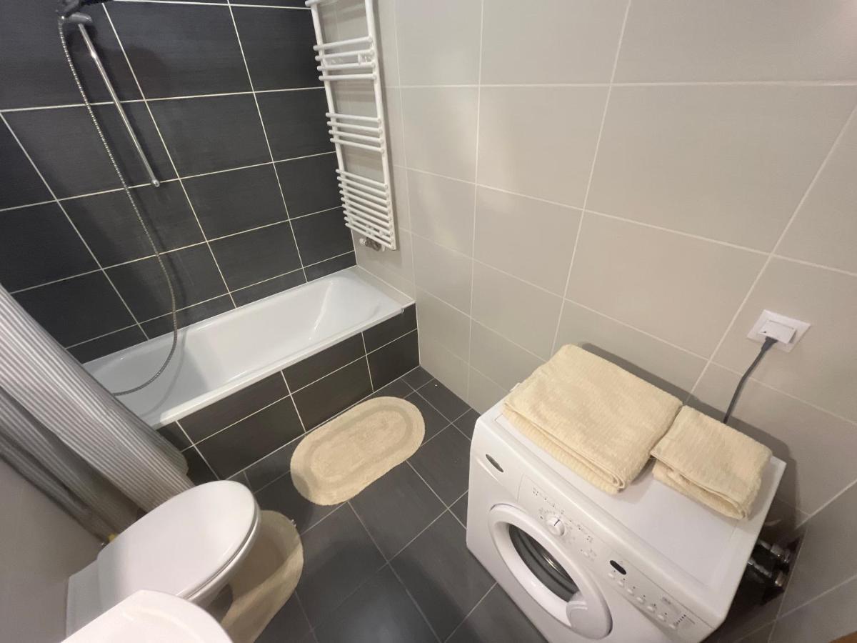 Corvin Promenade Crystal Apartment Budapest Bagian luar foto